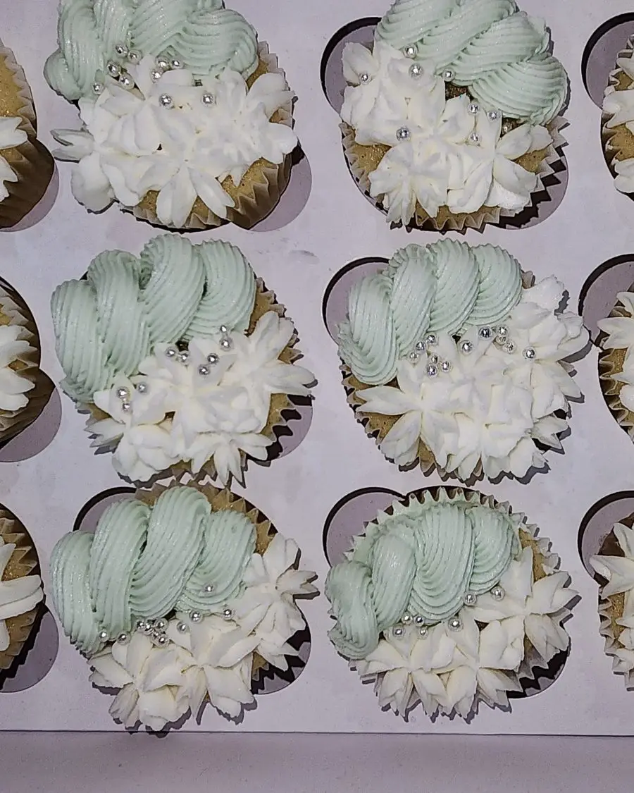 Mint and white cupcakes