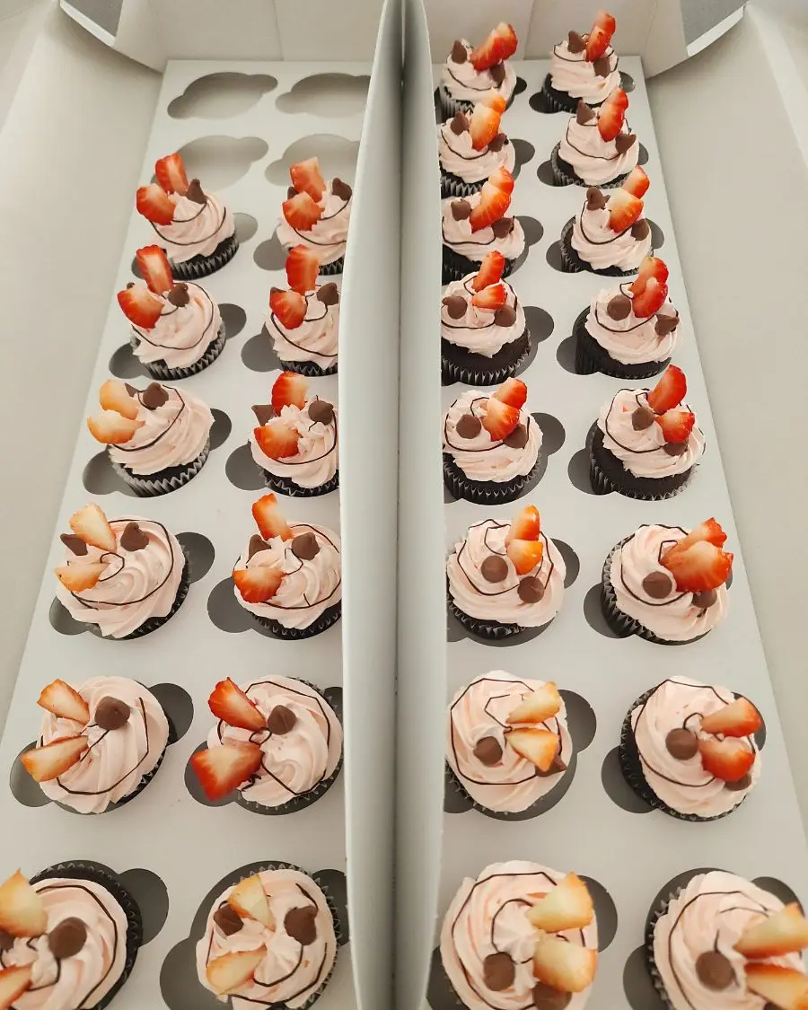 Strawberry and chocolate mini cupcakes
