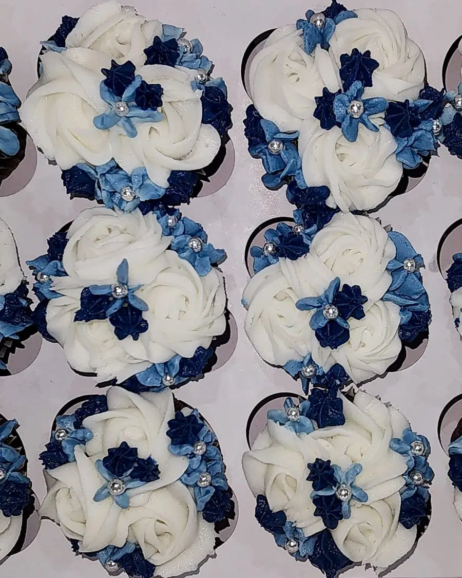 White and navy floral cupcakes